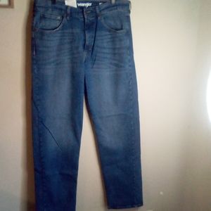 Nwt Wrangler Relaxed Fit Blue Jeans